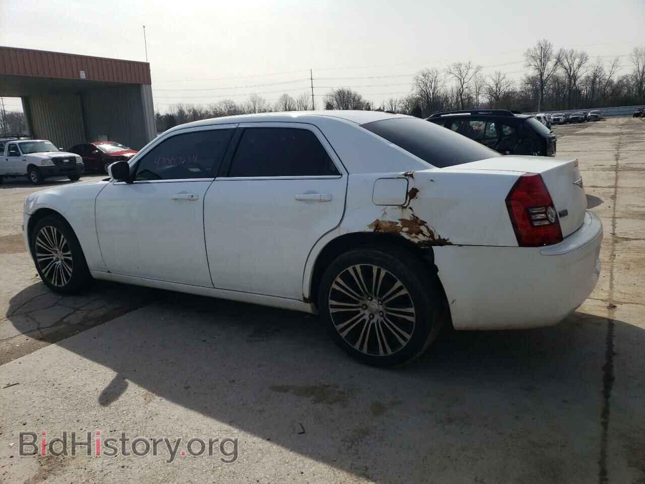 2010 CHRYSLER 300 - VIN: 2C3CA2CV0AH262342 - Фото 2