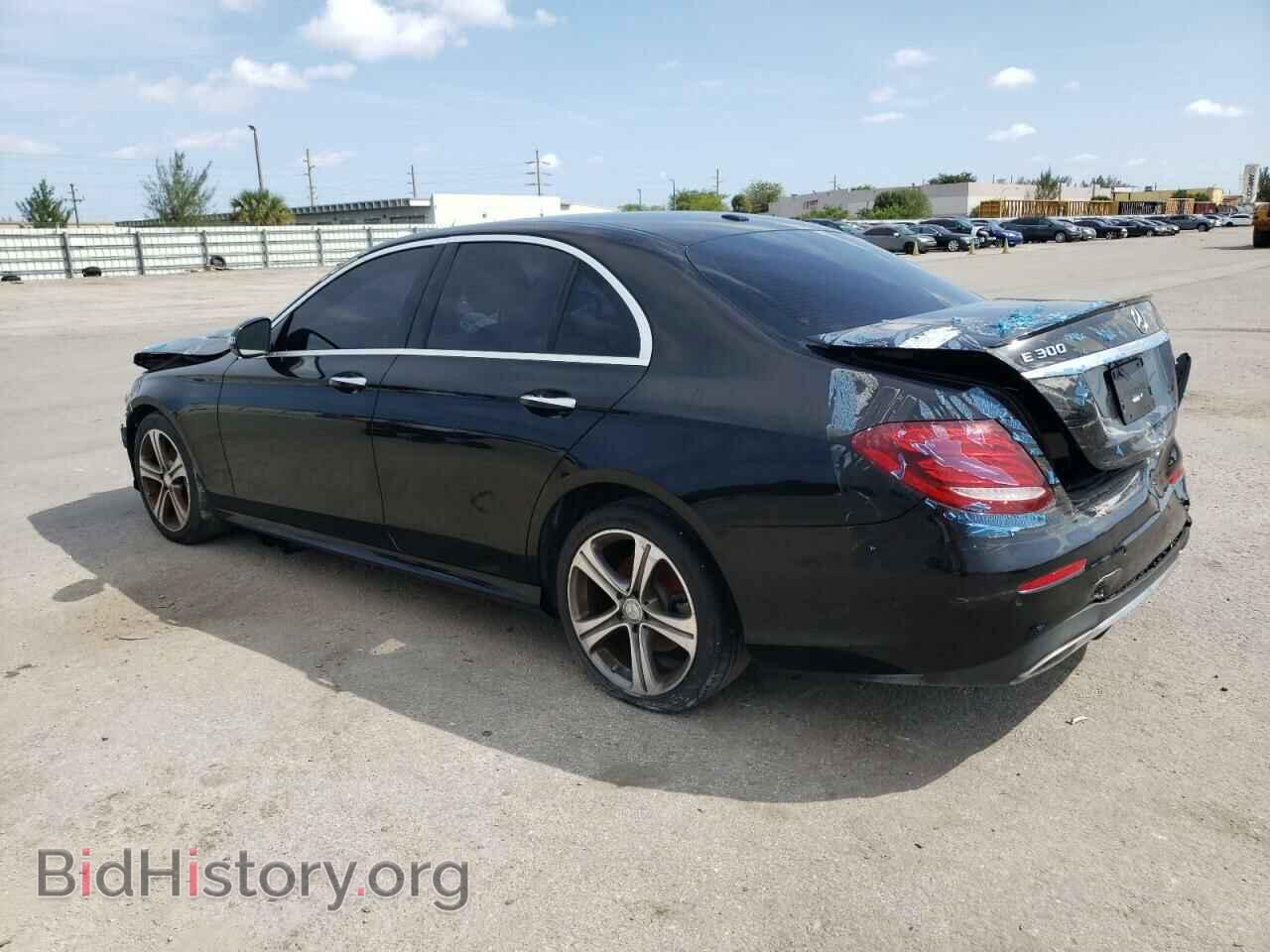 2017 MERCEDES-BENZ E-CLASS - VIN: WDDZF4JB3HA154372 - Фото 2