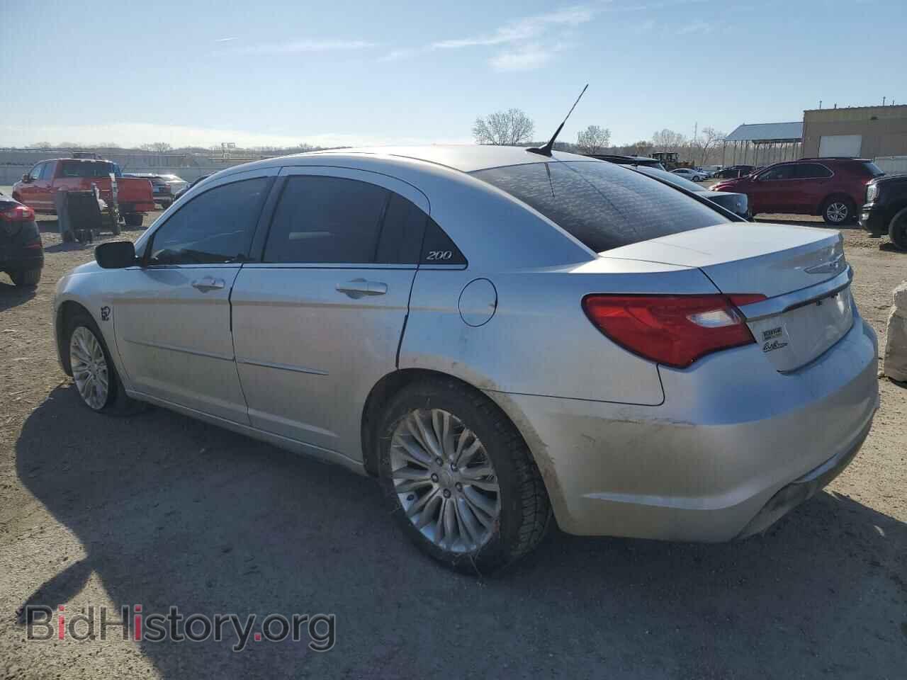 2011 CHRYSLER 200 - VIN: 1C3BC1FG3BN538633 - Фото 2