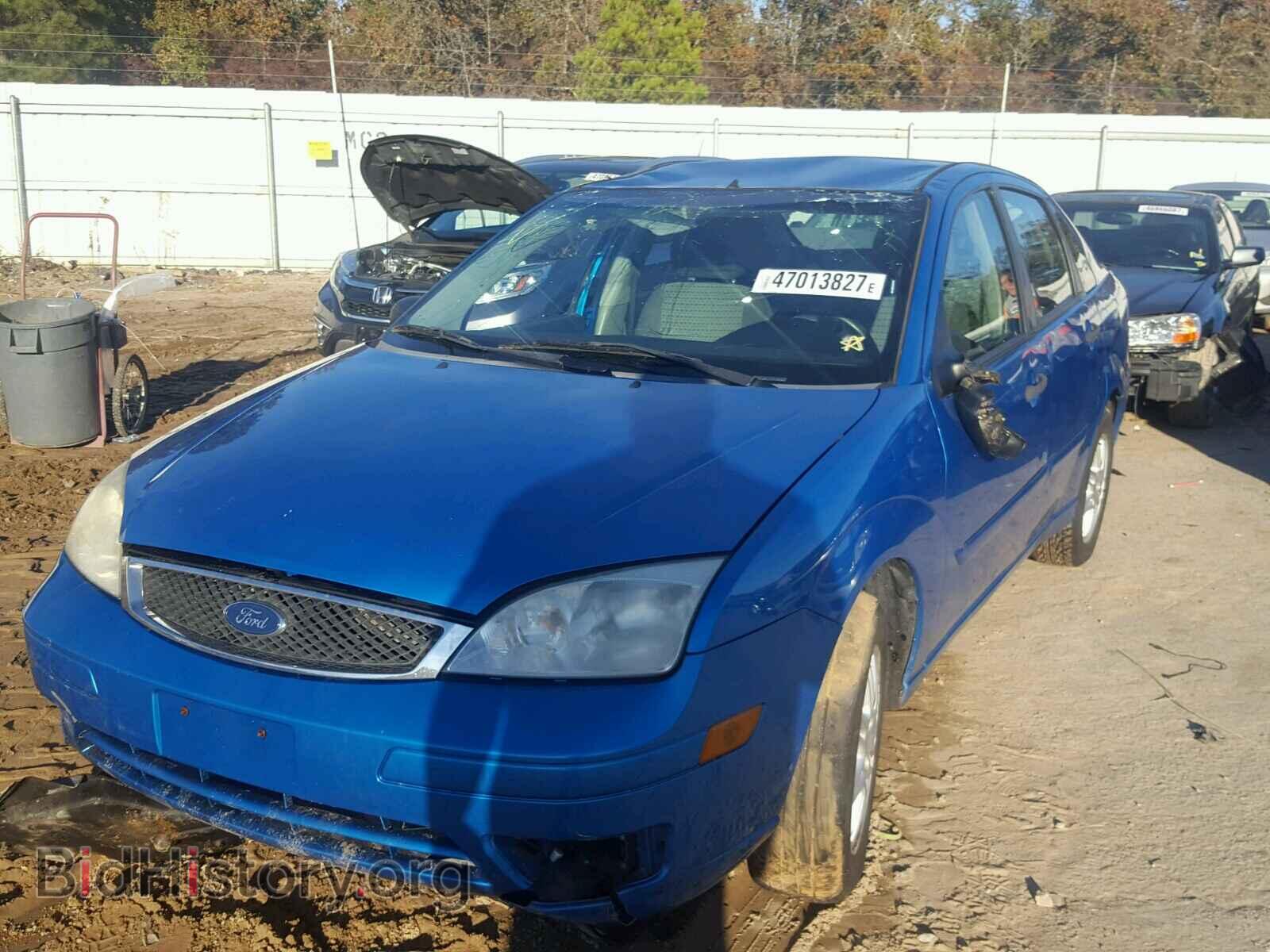 2007 FORD FOCUS - VIN: 1FAHP34N47W137459 - Фото 2