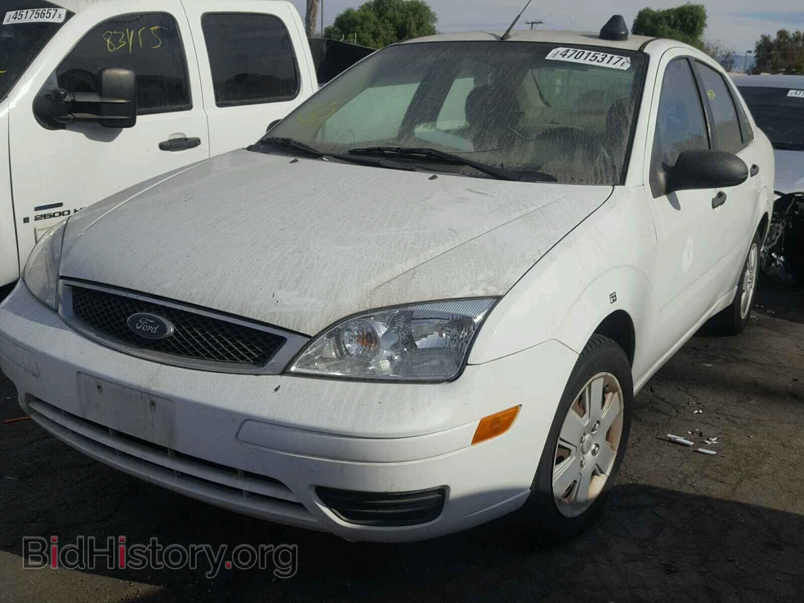 2007 FORD FOCUS - VIN: 1FAHP34N87W323165 - Фото 2