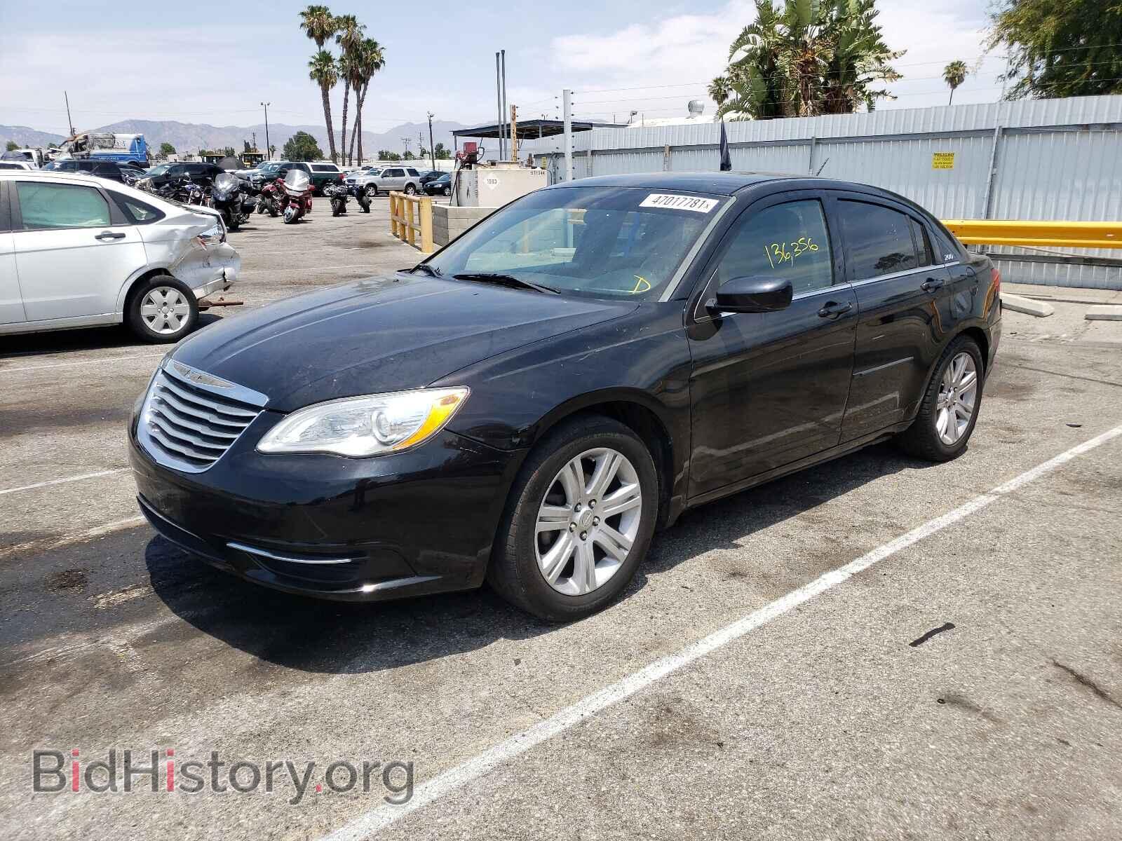 2013 CHRYSLER 200 - VIN: 1C3CCBBB2DN666322 - Photo 2