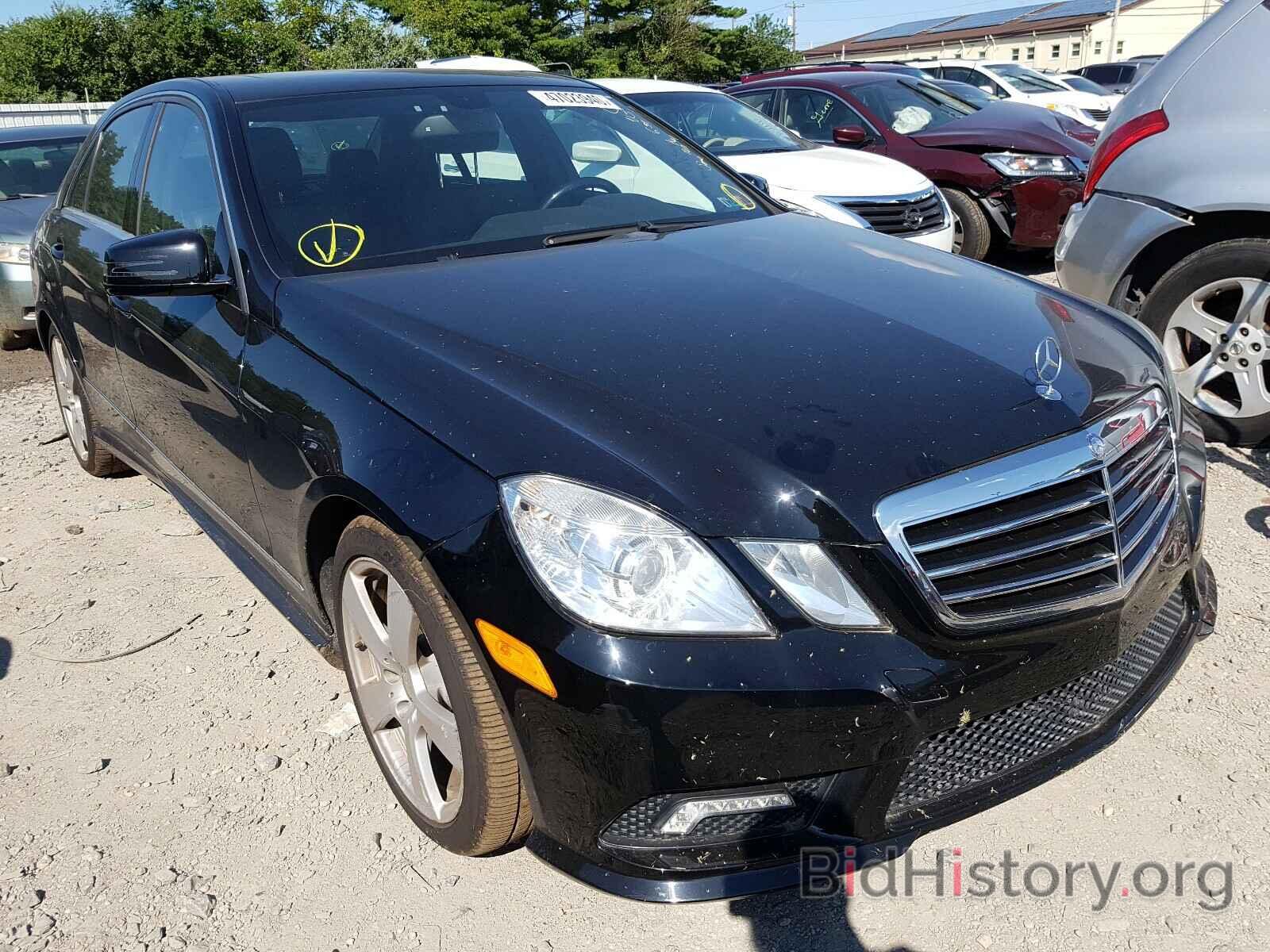 Photo WDDHF8HB1BA303796 - MERCEDES-BENZ E CLASS 2011