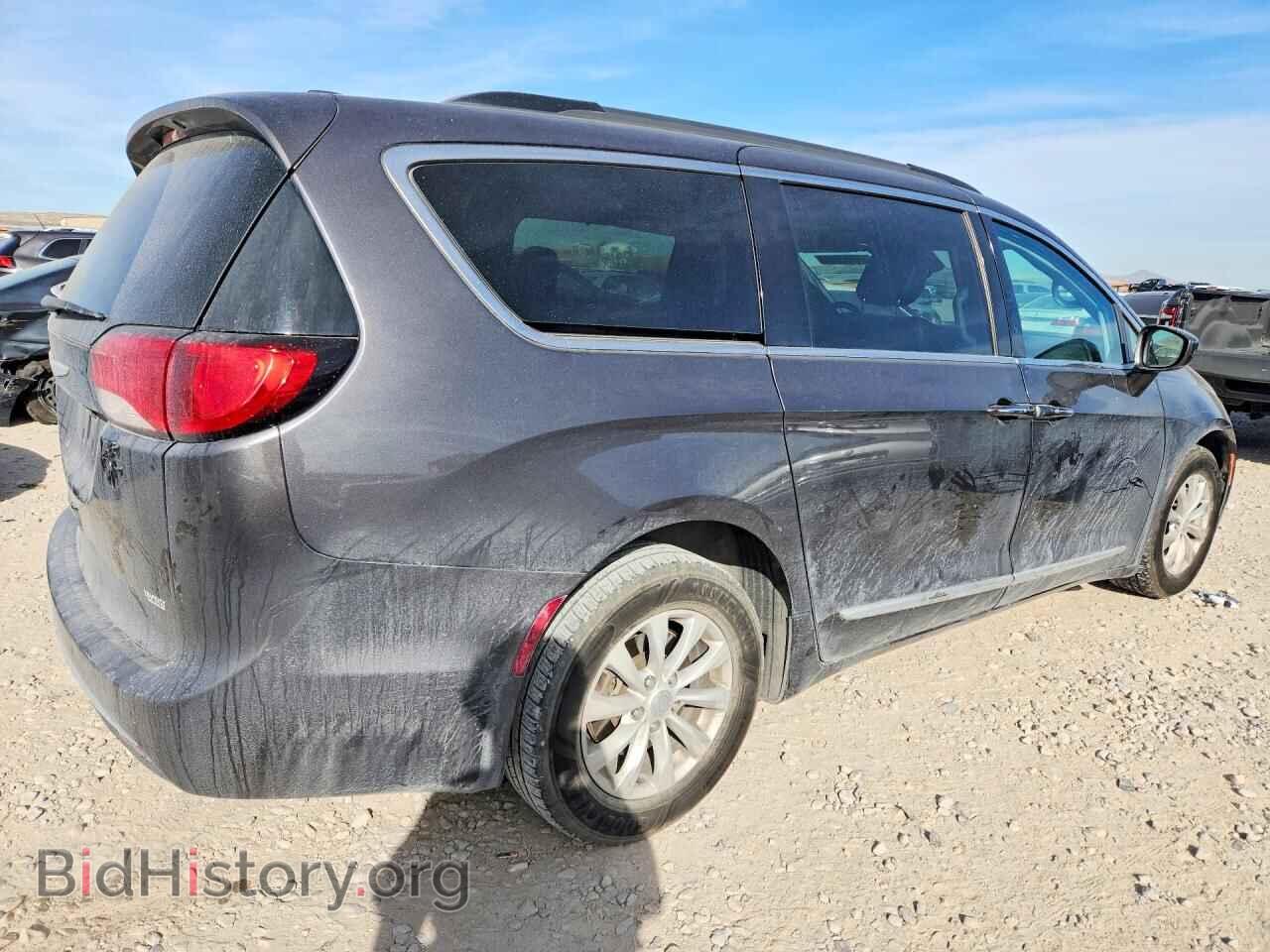 2017 CHRYSLER PACIFICA - VIN: 2C4RC1BG2HR642297 - Photo 3