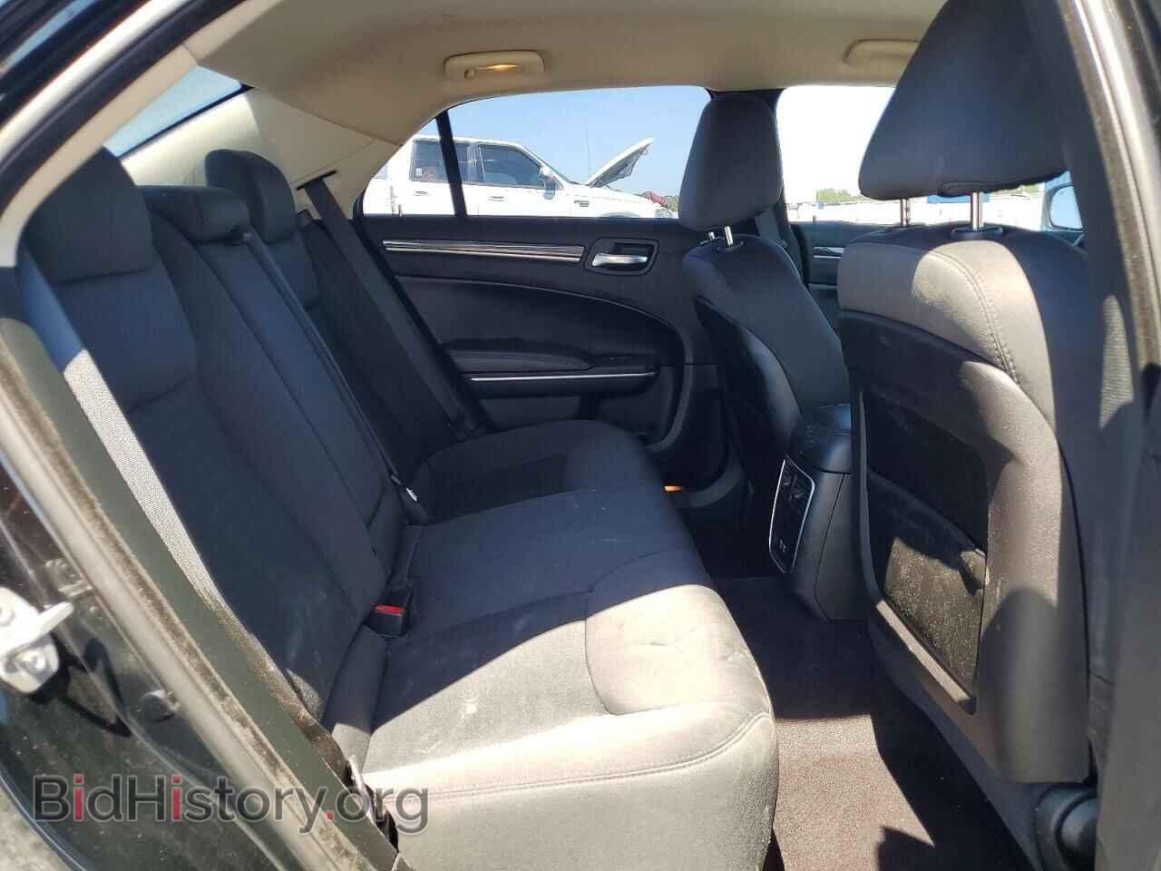2018 CHRYSLER 300 - VIN: 2C3CCAAG4JH341070 - Фото 10
