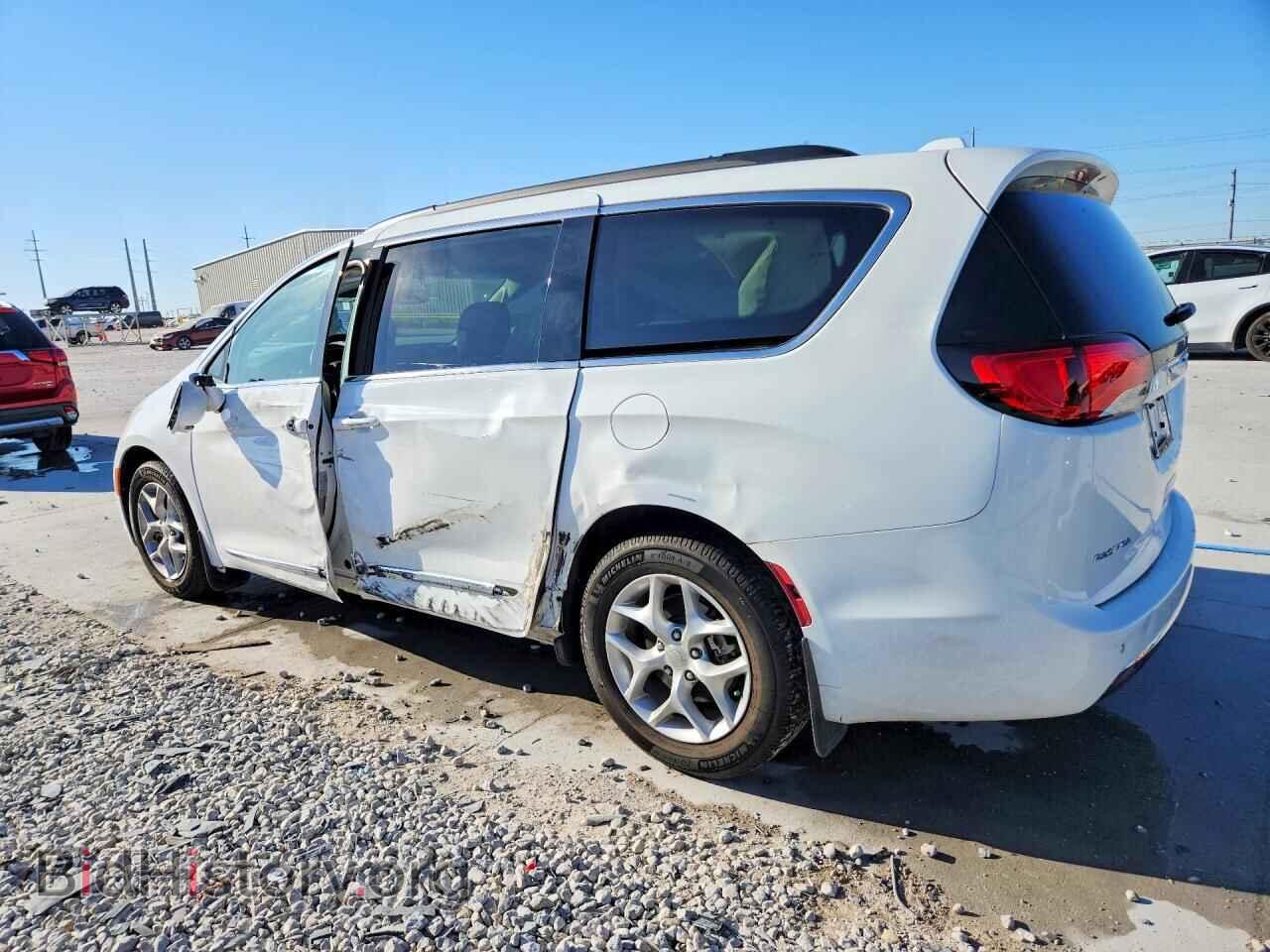 2017 CHRYSLER PACIFICA - VIN: 2C4RC1BG2HR543804 - Фото 2