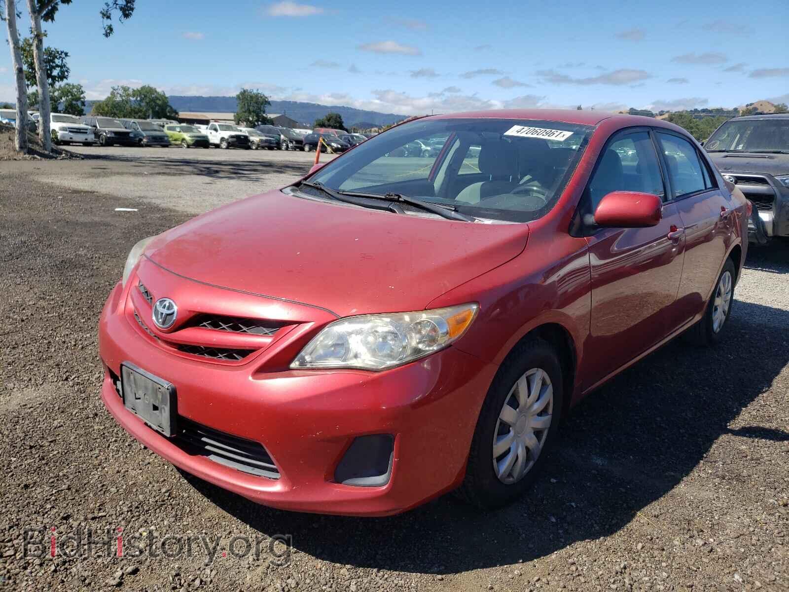 2011 TOYOTA COROLLA - VIN: 2T1BU4EE8BC561094 - Фото 2