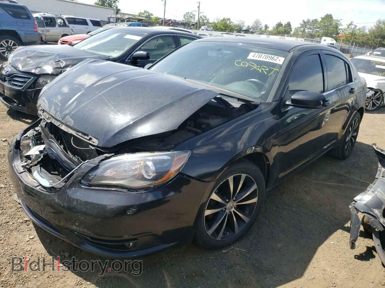 2013 CHRYSLER 200 - VIN: 1C3CCBCG2DN629765 - Фото 2