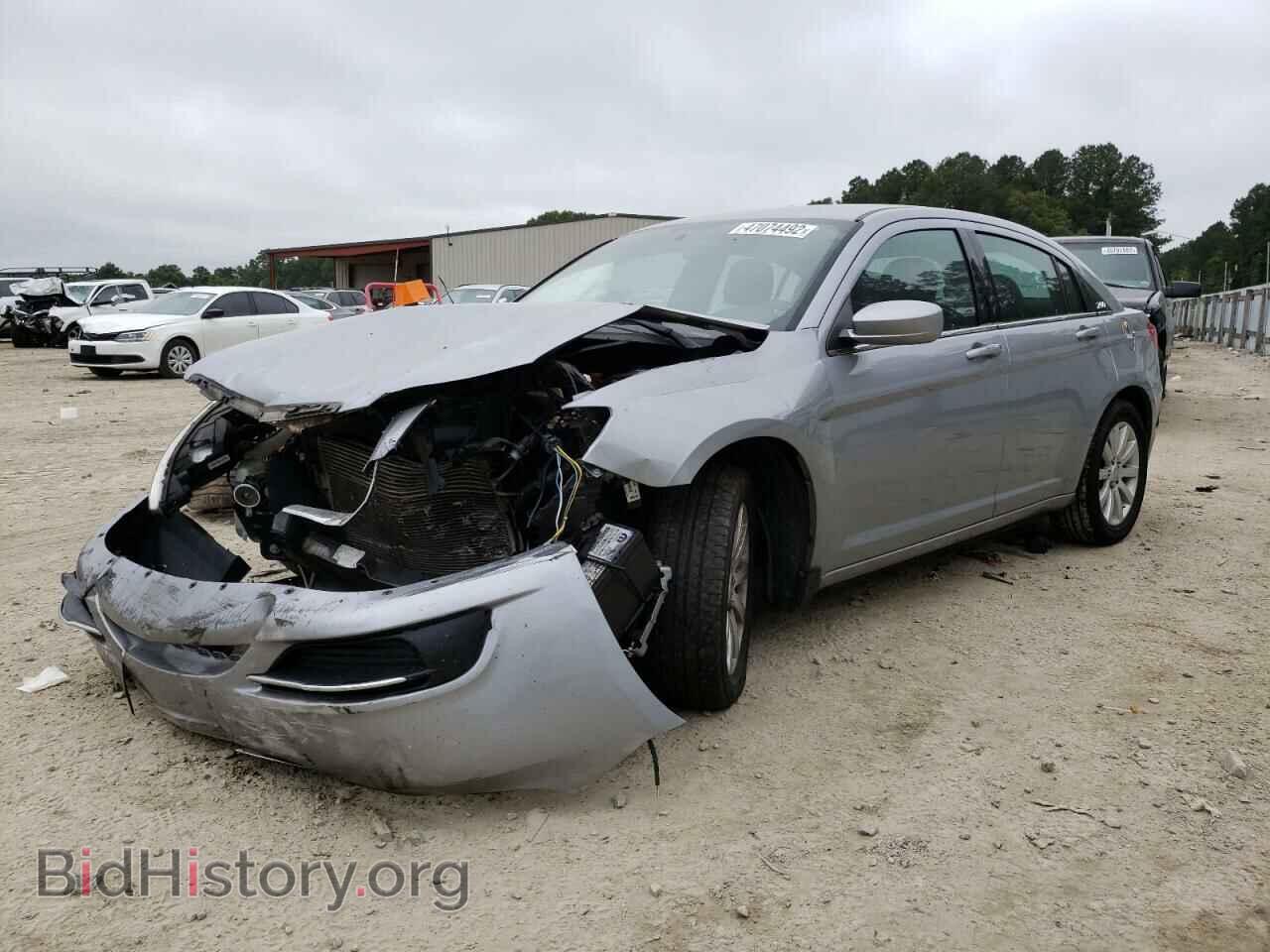 2013 CHRYSLER 200 - VIN: 1C3CCBBB0DN585013 - Фото 2