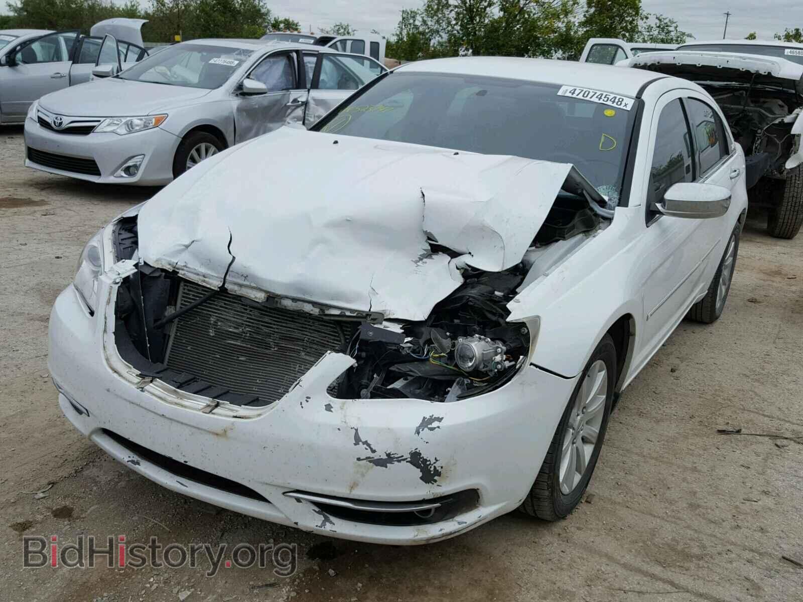 2013 CHRYSLER 200 - VIN: 1C3CCBCG7DN523747 - Photo 2