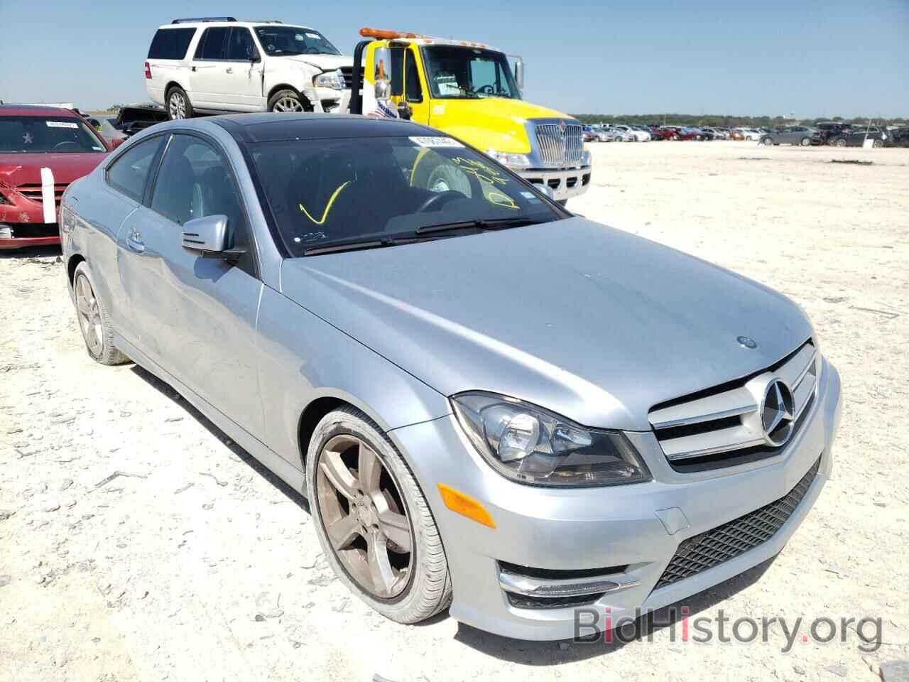 Photo WDDGJ4HB9DG043988 - MERCEDES-BENZ C-CLASS 2013