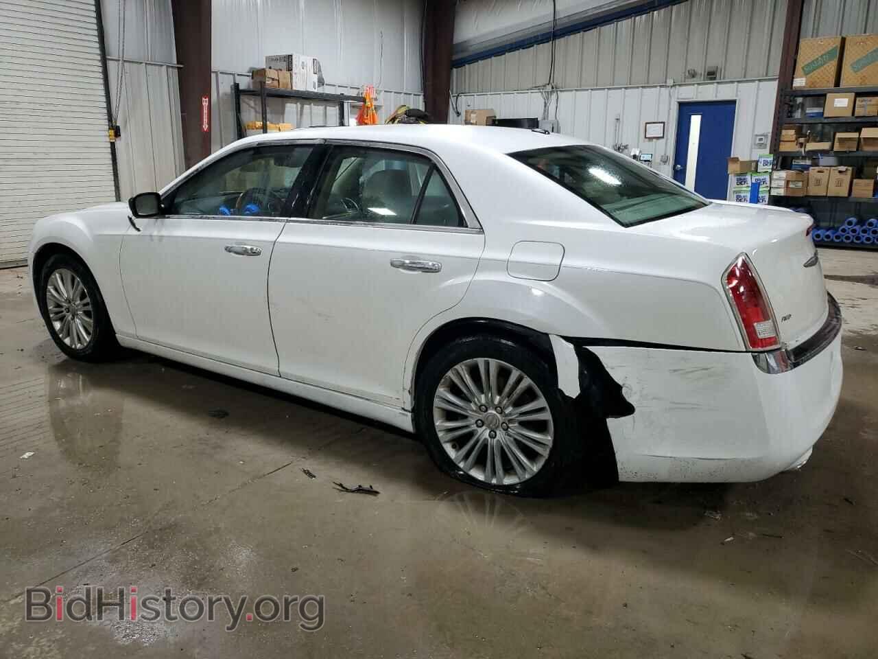 2012 CHRYSLER 300 - VIN: 2C3CCAHG0CH137214 - Фото 2