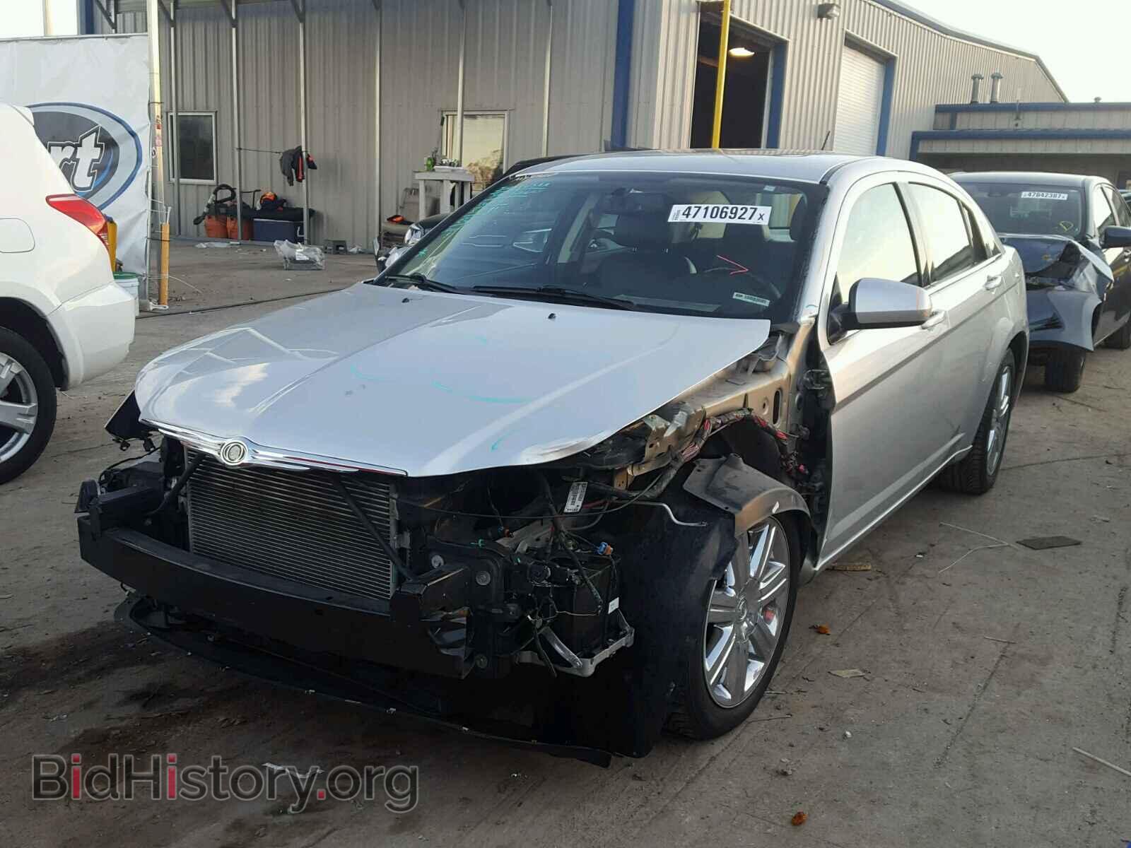 2010 CHRYSLER SEBRING - VIN: 1C3CC5FV6AN200085 - Photo 2
