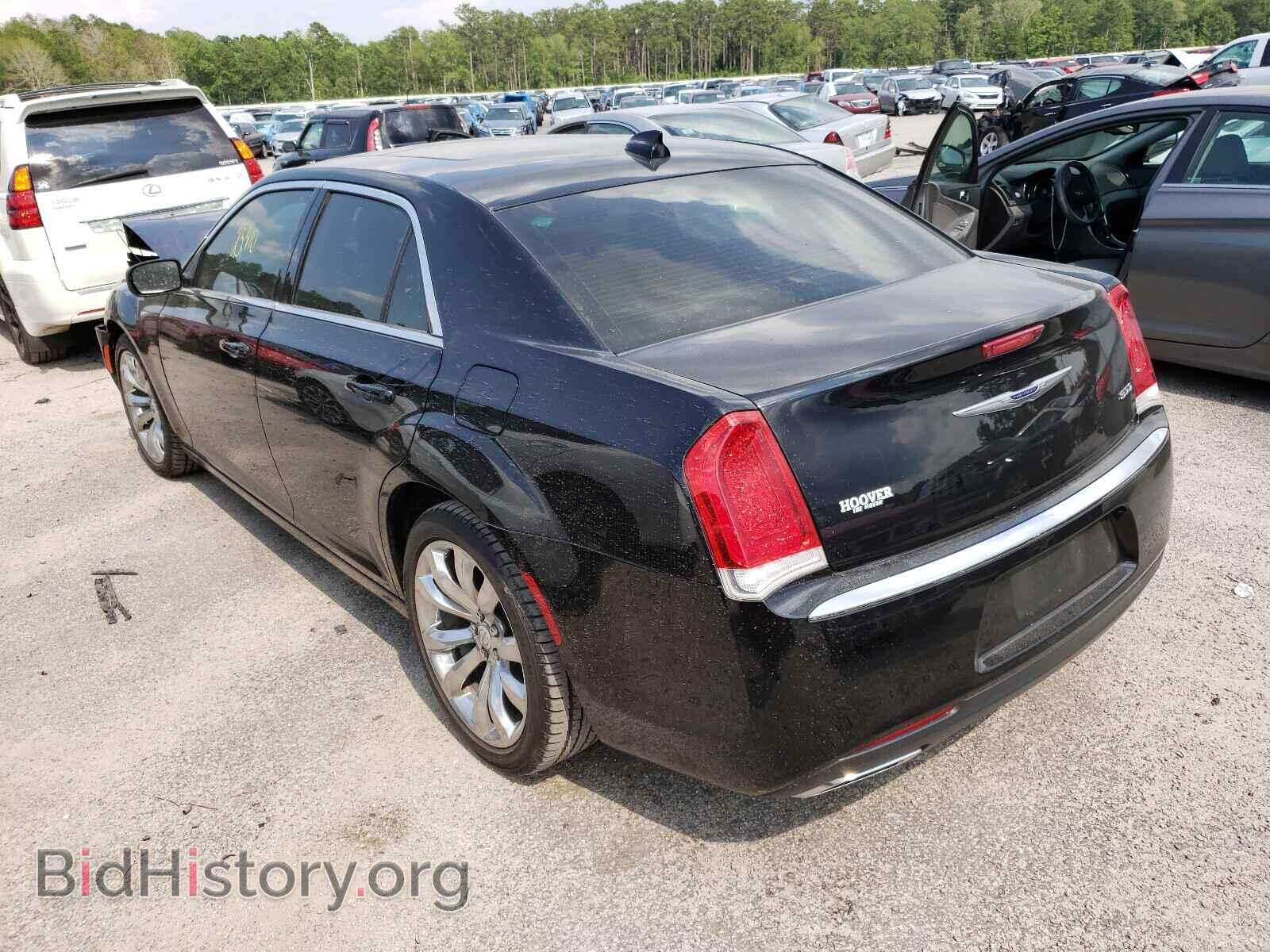 2019 CHRYSLER 300 - VIN: 2C3CCAAGXKH683060 - Фото 3