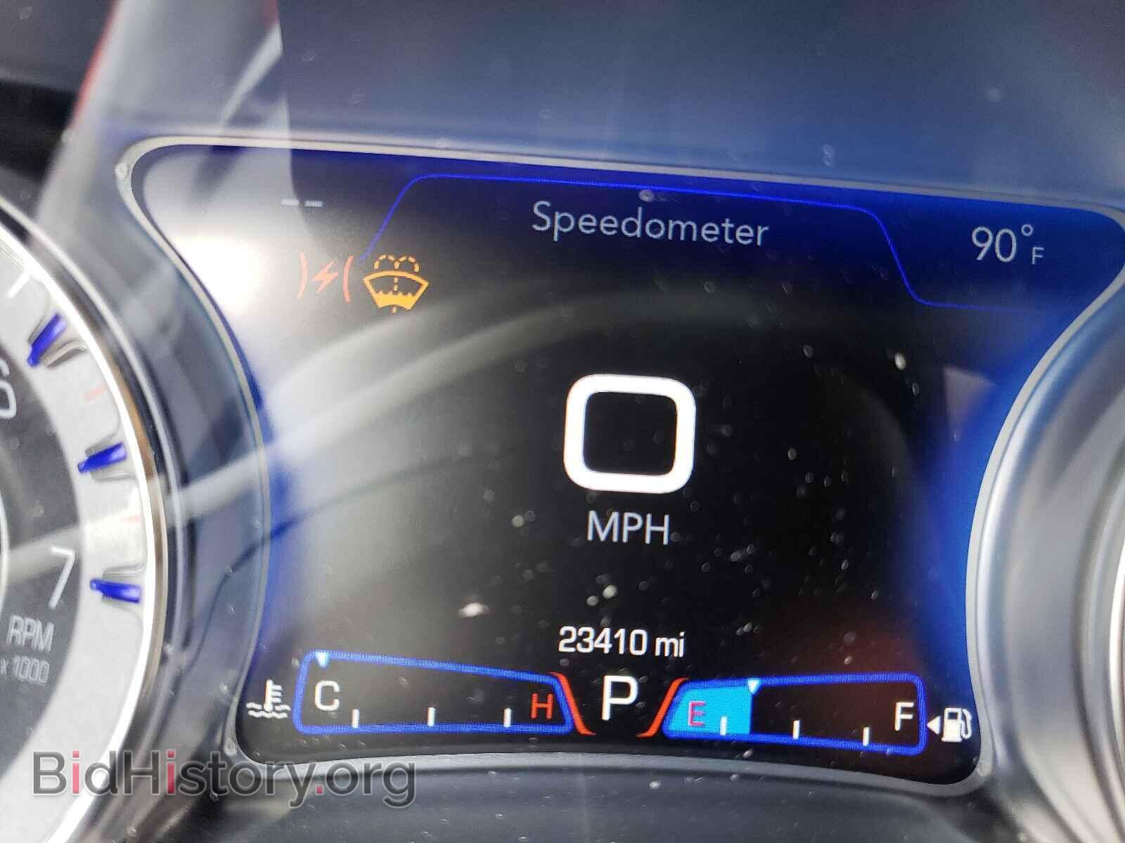 2019 CHRYSLER 300 - VIN: 2C3CCAAGXKH683060 - Фото 8