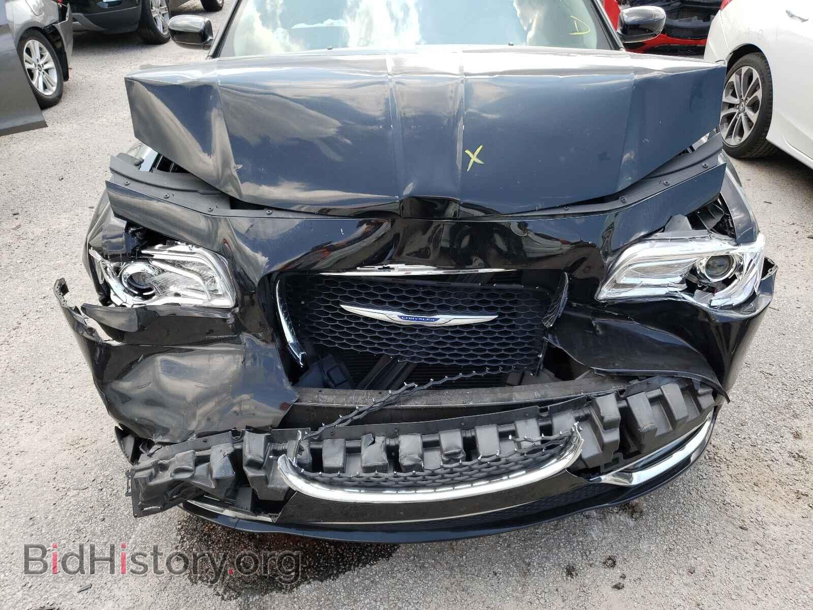 2019 CHRYSLER 300 - VIN: 2C3CCAAGXKH683060 - Фото 9