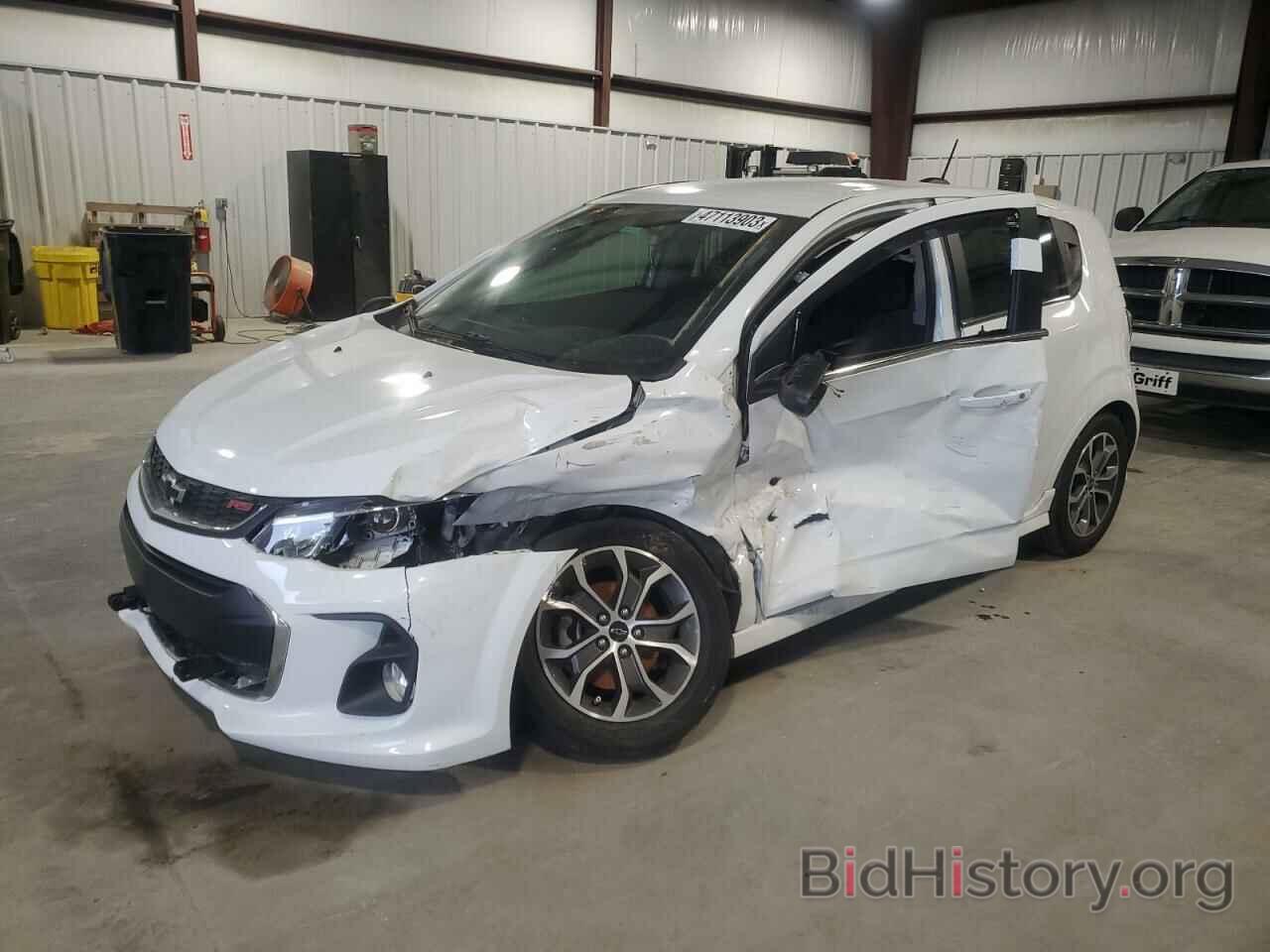 Photo 1G1JD6SH1J4101176 - CHEVROLET SONIC 2018