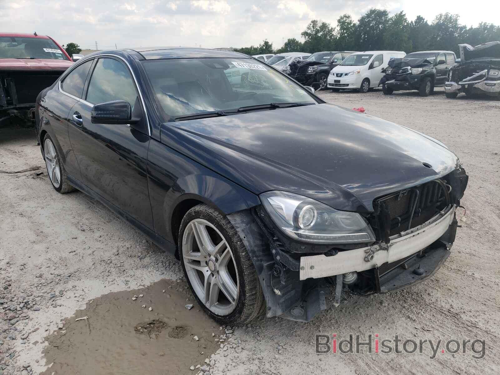 Photo WDDGJ5HB3DG099835 - MERCEDES-BENZ C-CLASS 2013