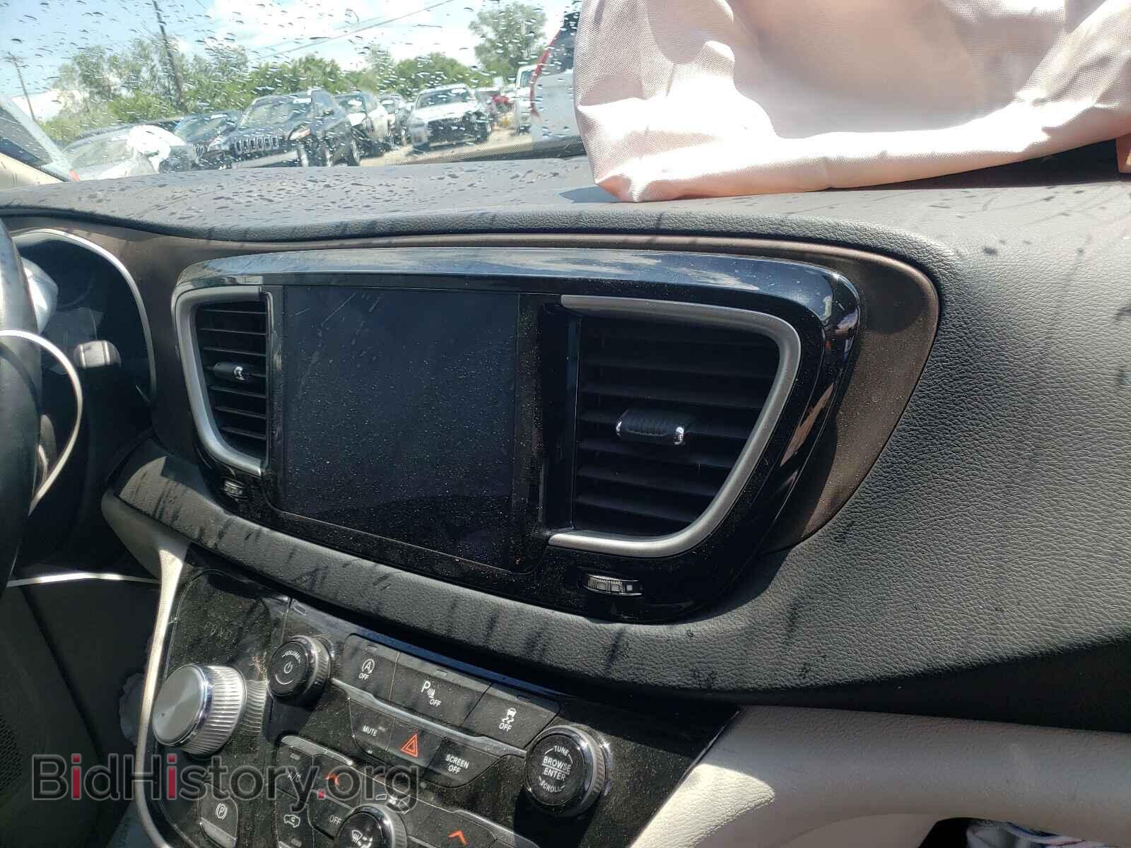 2018 CHRYSLER PACIFICA - VIN: 2C4RC1BG2JR226997 - Photo 9