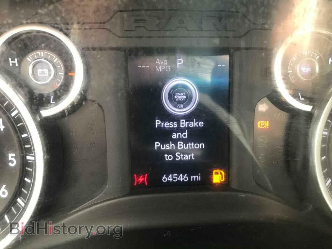 2019 RAM 1500 - VIN: 1C6RREBG7KN819797 - Фото 8