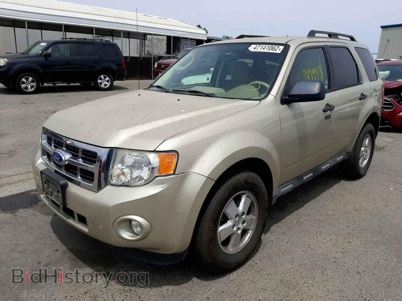 2011 FORD ESCAPE - VIN: 1FMCU0D70BKC17933 - Фото 2