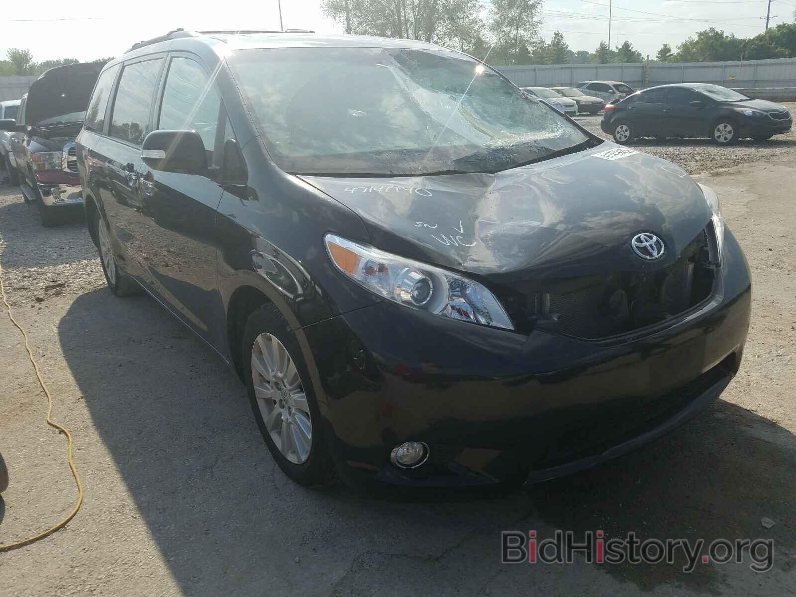 Photo 5TDDK3DC8DS059124 - TOYOTA SIENNA 2013