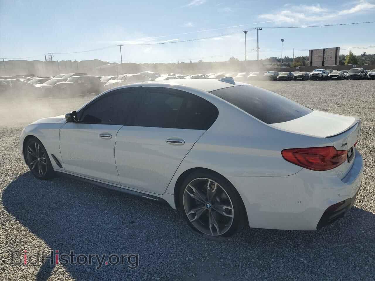 2018 BMW M5 - VIN: WBAJB9C54JB049859 - Фото 2
