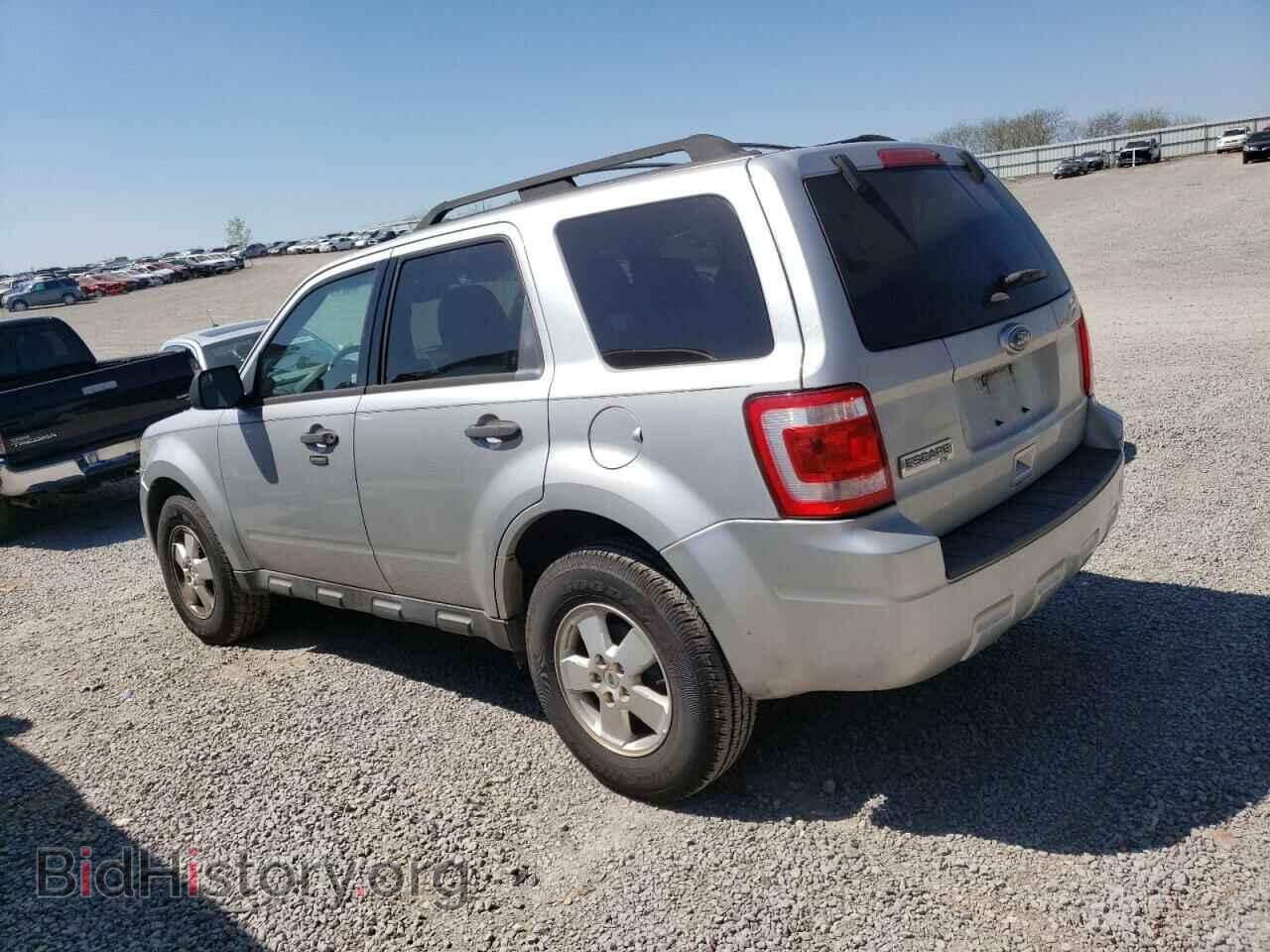 2011 FORD ESCAPE - VIN: 1FMCU0D70BKB02460 - Фото 2