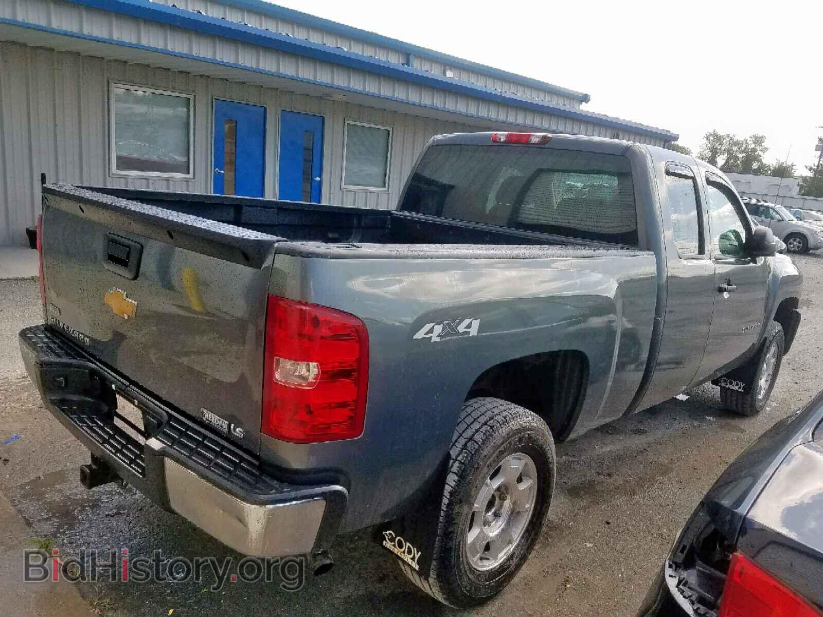 2011 CHEVROLET SILVERADO - VIN: 1GCRKPEA2BZ272091 - Photo 4