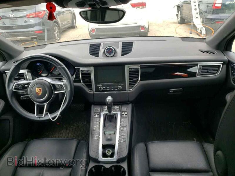 2017 Porsche MACAN (VIN WP1AA2A53HLB07611) — фото 9 из 10