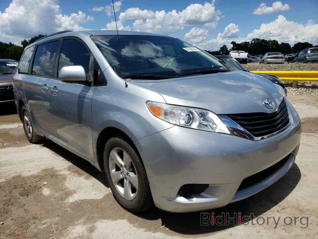 Photo 5TDKK3DC2ES506880 - TOYOTA SIENNA 2014