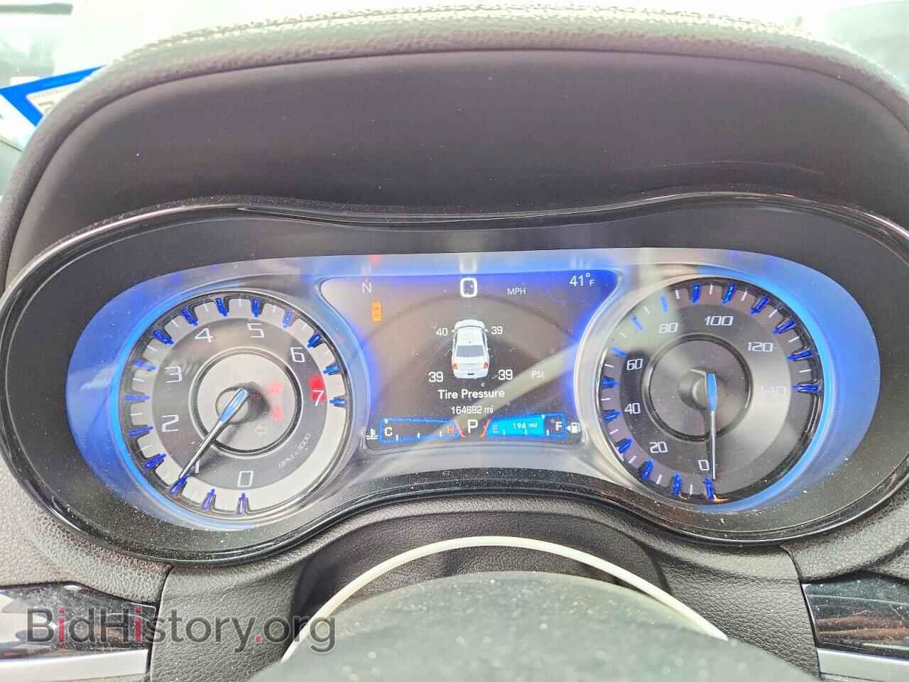 2019 CHRYSLER 300 - VIN: 2C3CCAGG2KH569772 - Photo 9