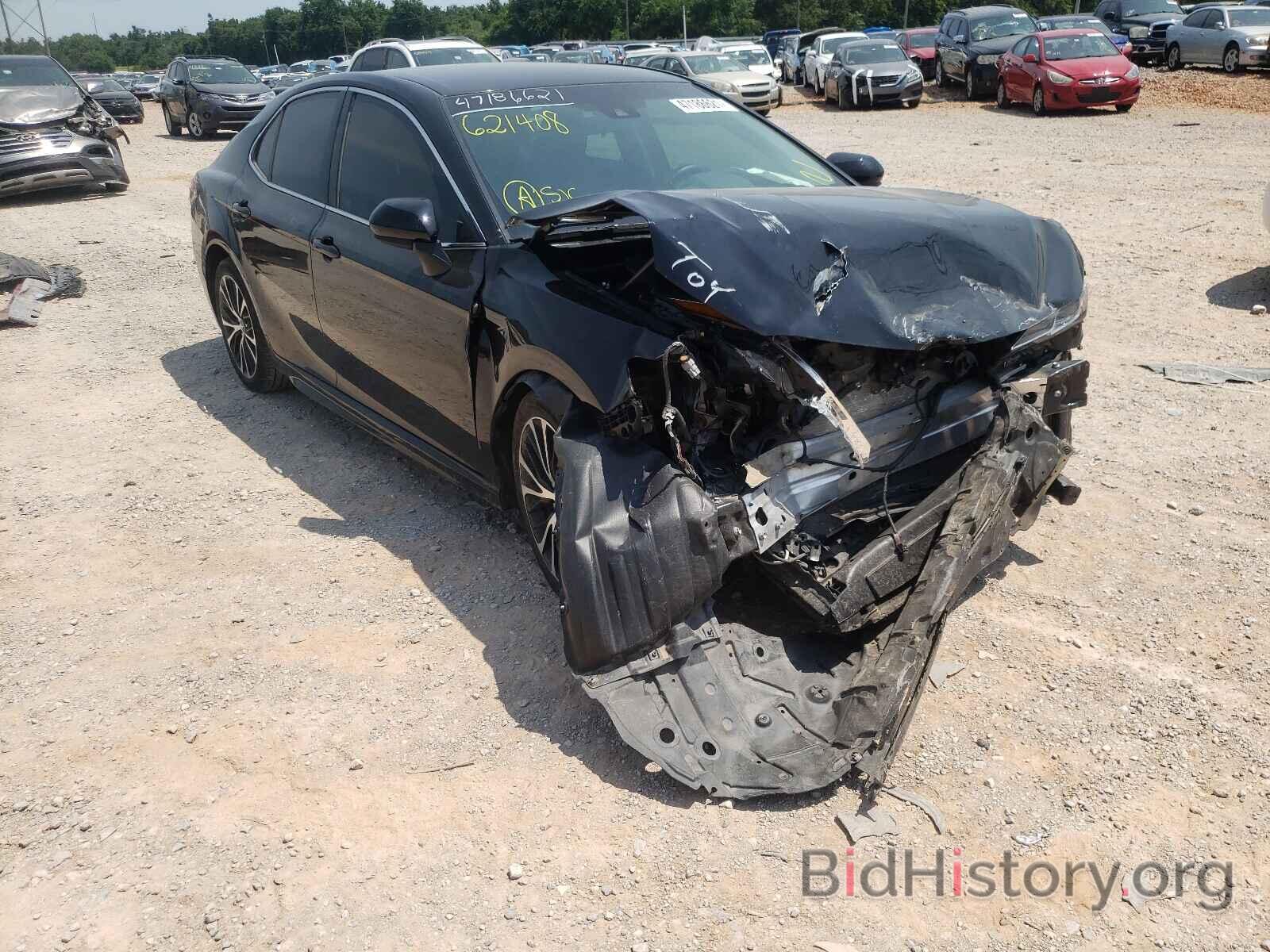 Photo 4T1B11HK2JU621408 - TOYOTA CAMRY 2018