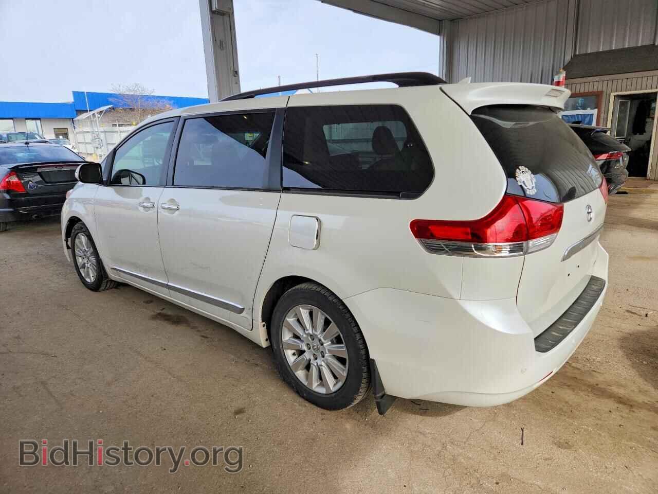 2013 TOYOTA SIENNA - VIN: 5TDYK3DC8DS372191 - Фото 2