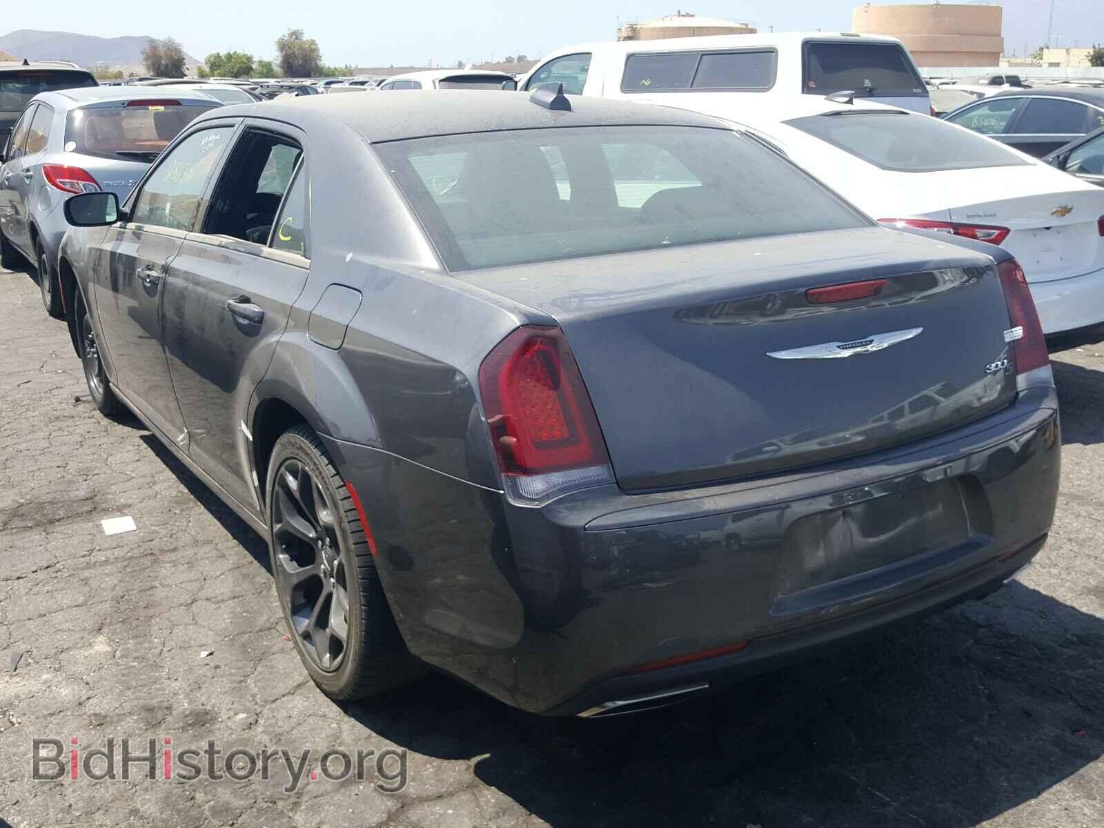 2019 CHRYSLER 300 - VIN: 2C3CCABG6KH562802 - Фото 3