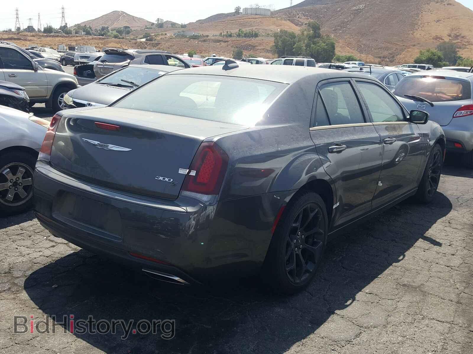2019 CHRYSLER 300 - VIN: 2C3CCABG6KH562802 - Фото 4