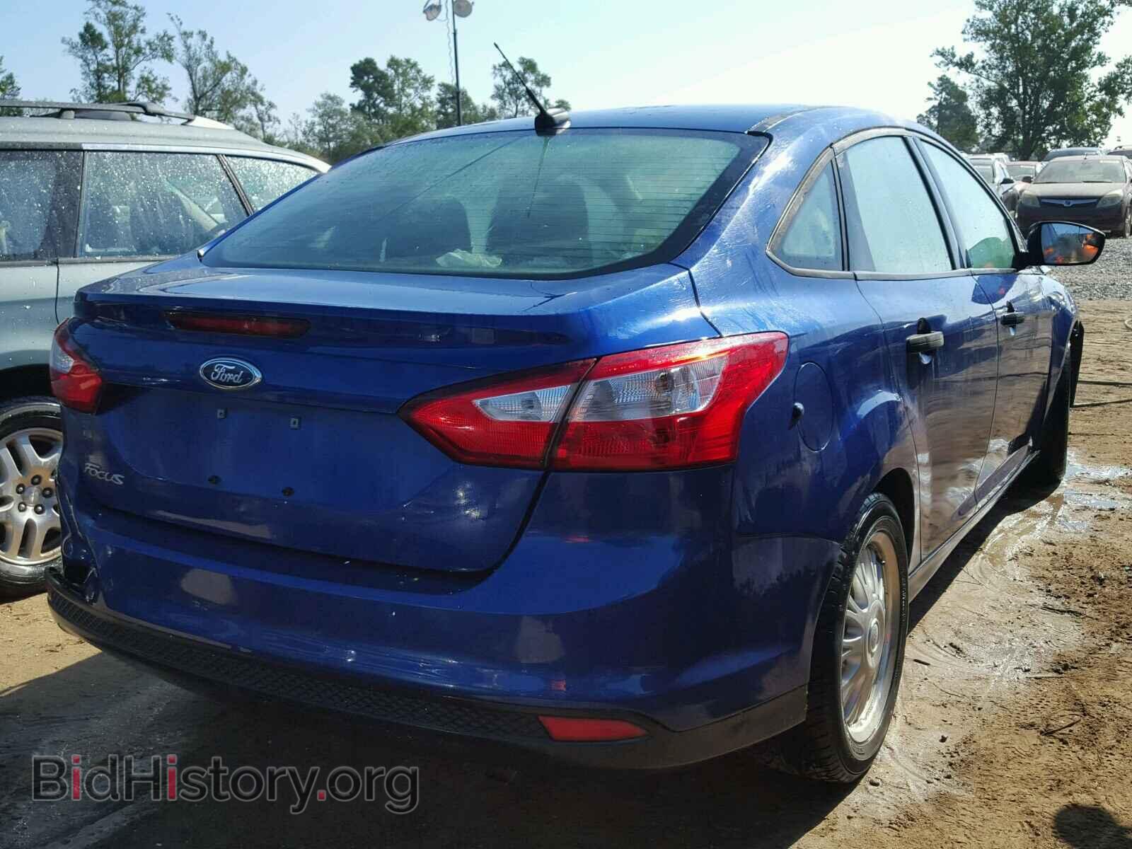 2012 Ford FOCUS (VIN 1FAHP3E24CL349603) — photo 4 of 10