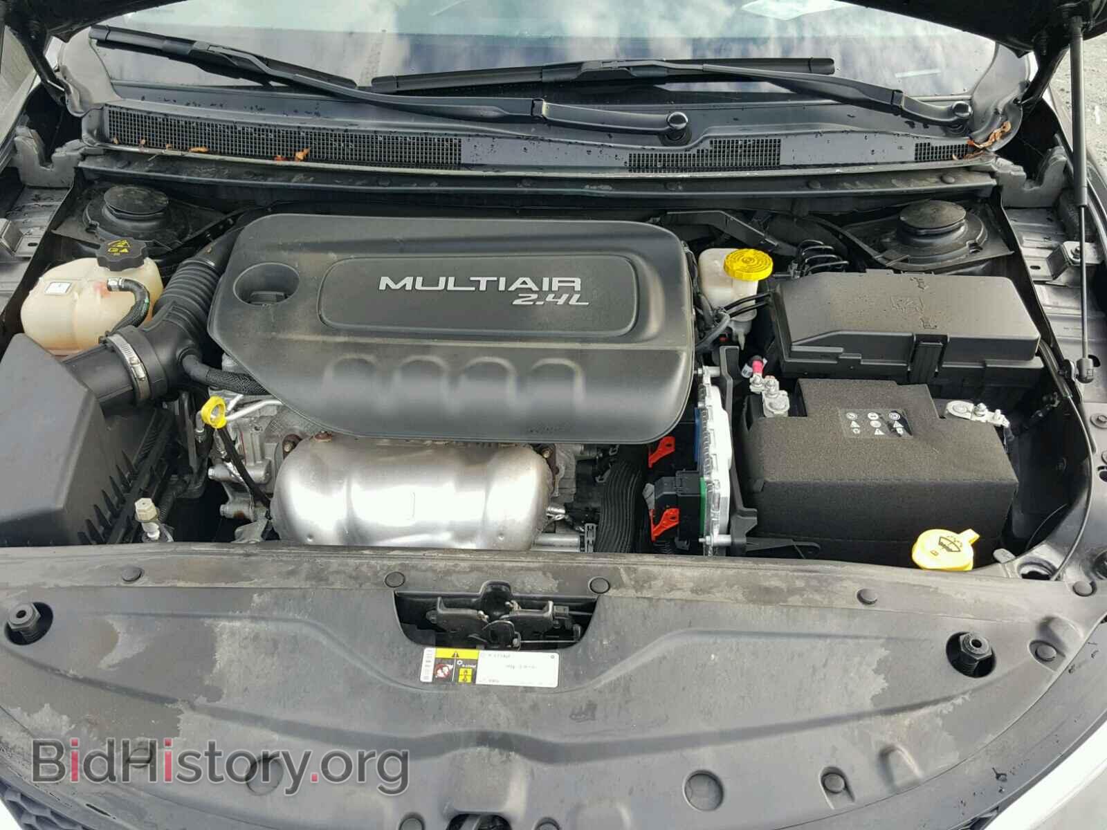 2016 CHRYSLER 200 - VIN: 1C3CCCAB0GN104575 - Фото 7