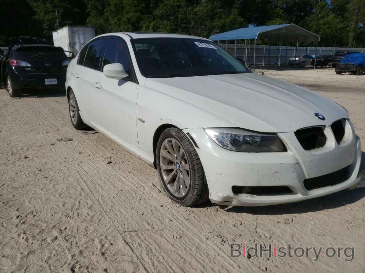 Photo WBAPH7C59BE851403 - BMW 3 SERIES 2011