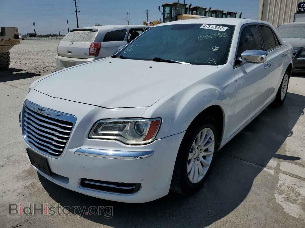 2013 CHRYSLER 300 - VIN: 2C3CCAAG2DH558752 - Фото 2