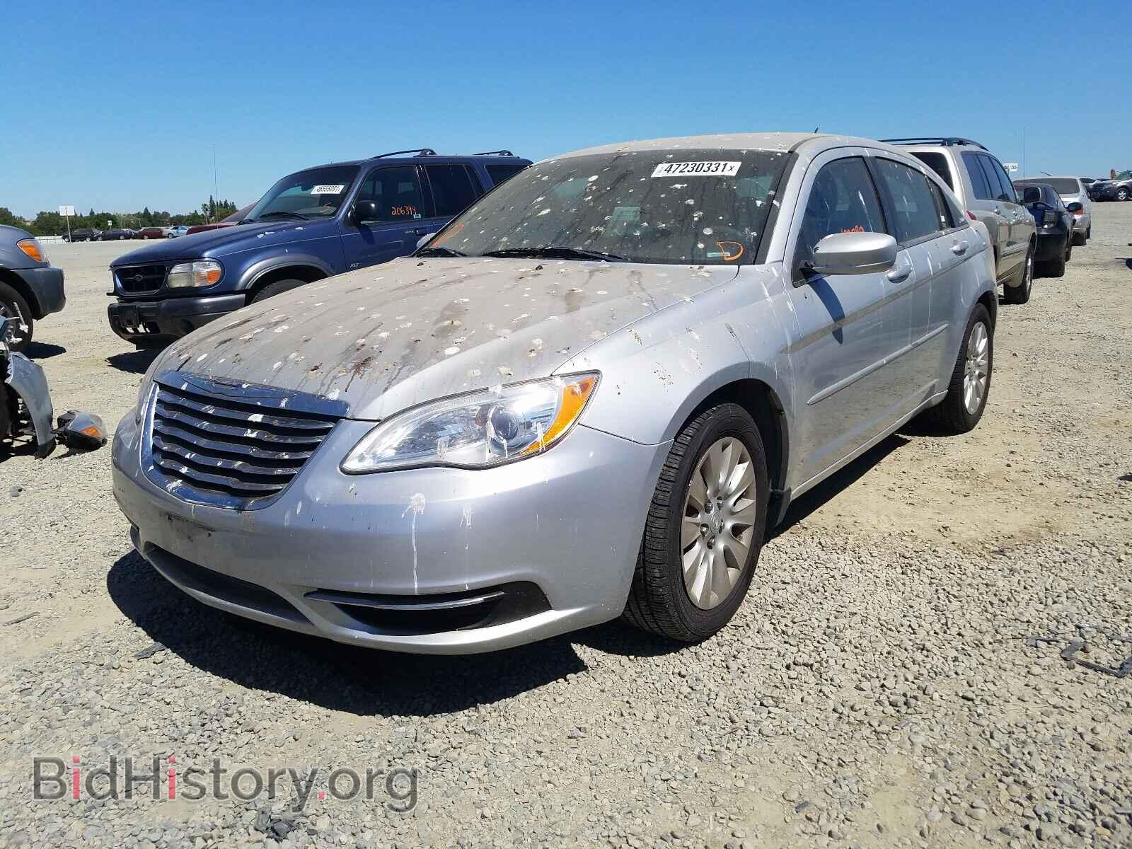2012 CHRYSLER 200 - VIN: 1C3CCBAB2CN318147 - Фото 2