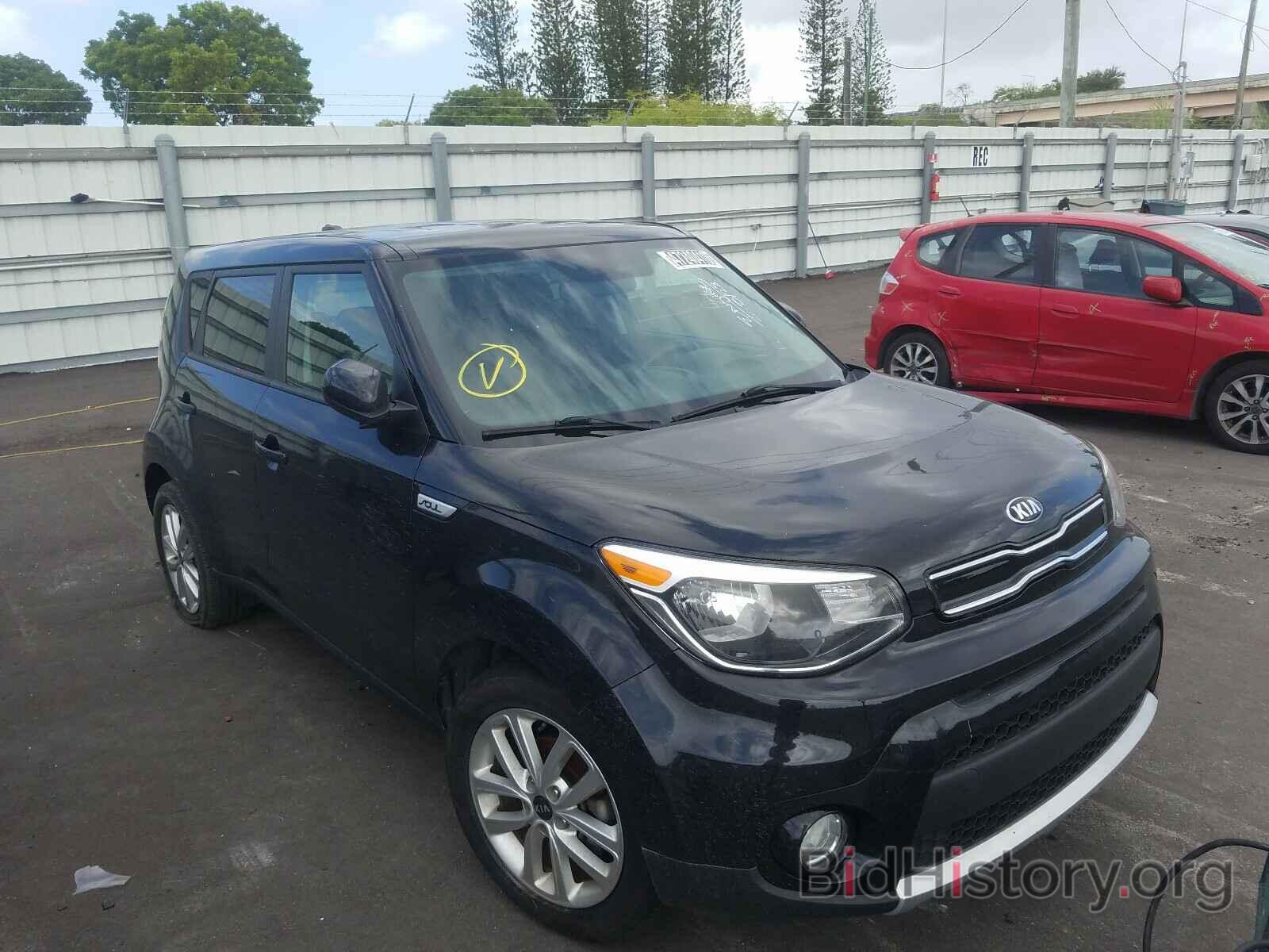 Photo KNDJP3A59J7557204 - KIA SOUL 2018