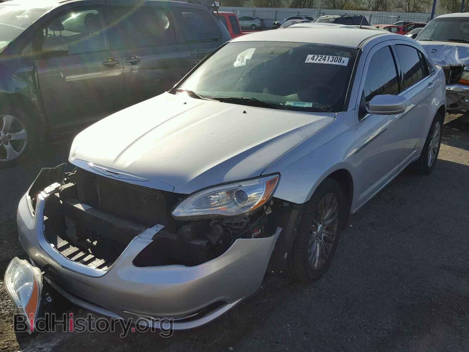 2012 CHRYSLER 200 - VIN: 1C3CCBAB2CN155564 - Фото 2