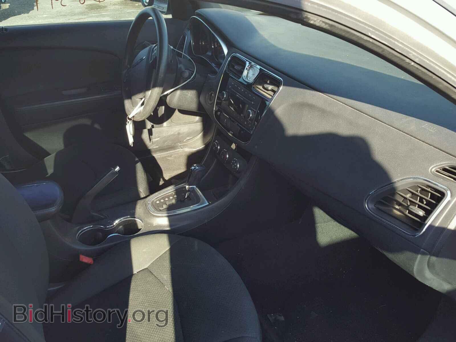 2012 CHRYSLER 200 - VIN: 1C3CCBAB2CN155564 - Фото 5
