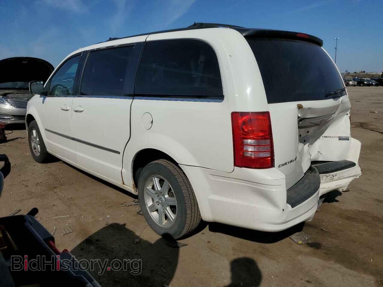 2010 CHRYSLER MINIVAN - VIN: 2A4RR5D19AR267443 - Фото 2