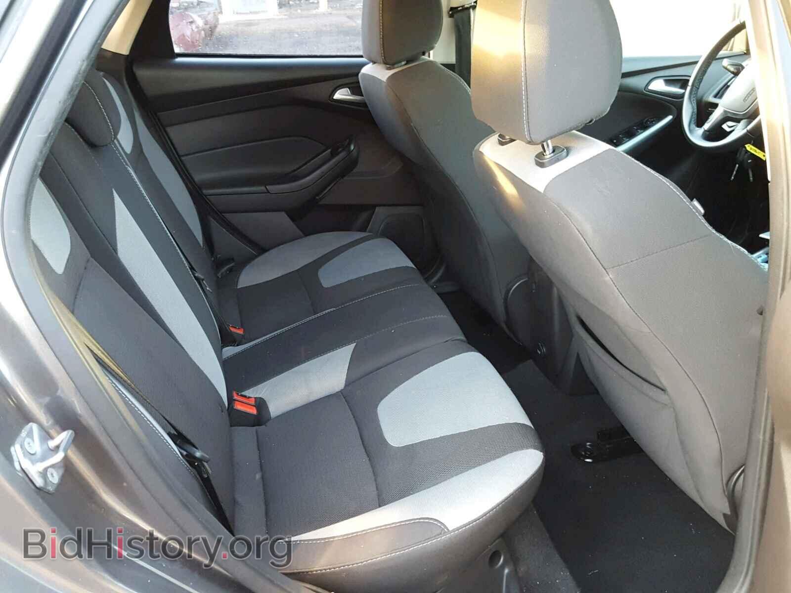 2012 Ford FOCUS (VIN 1FAHP3K27CL410365) — photo 6 of 10