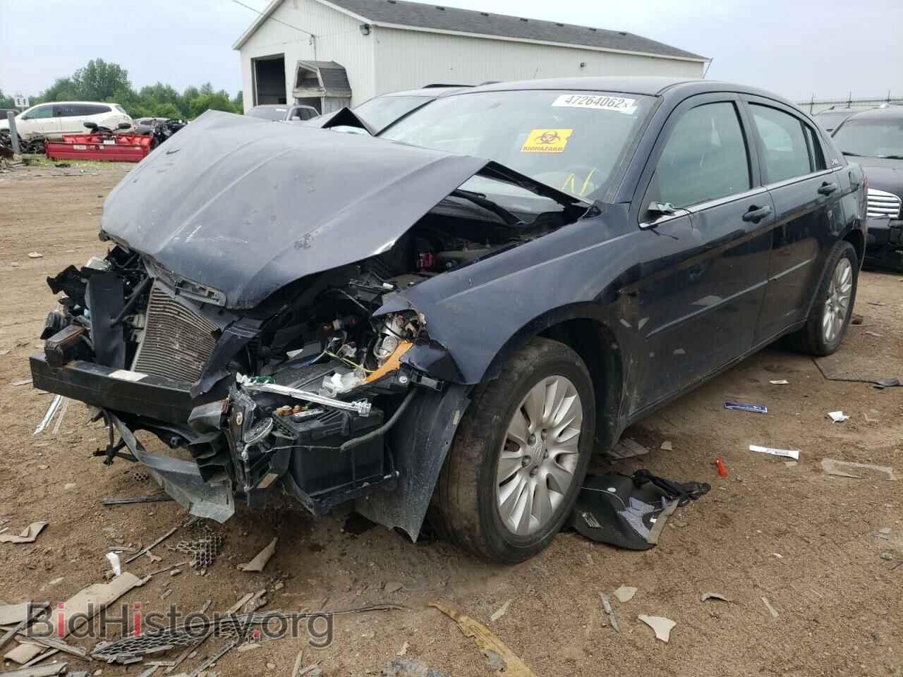 2011 CHRYSLER 200 - VIN: 1C3BC4FB3BN521319 - Фото 2