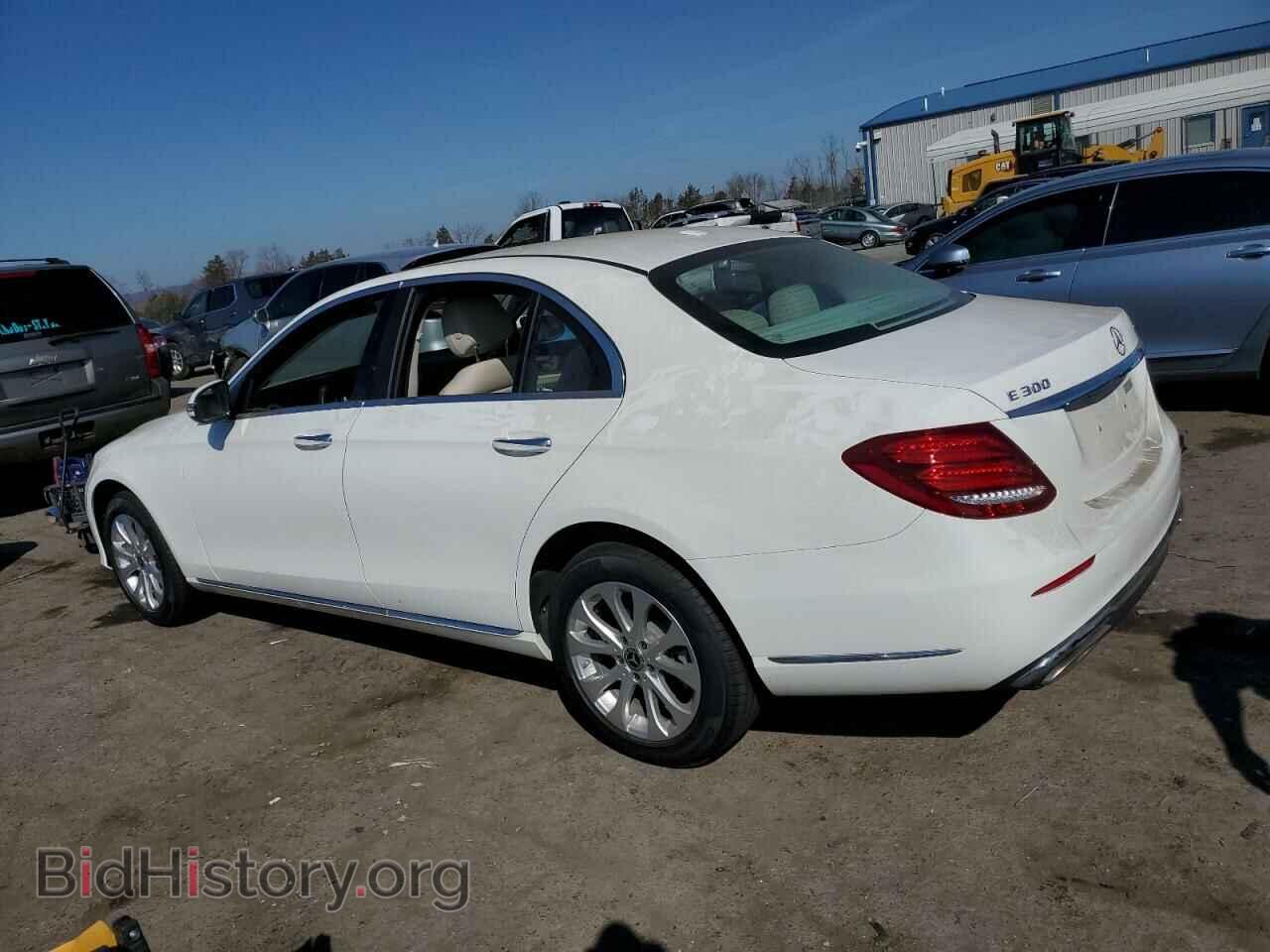 2019 MERCEDES-BENZ E-CLASS - VIN: WDDZF4KB8KA524589 - Фото 2