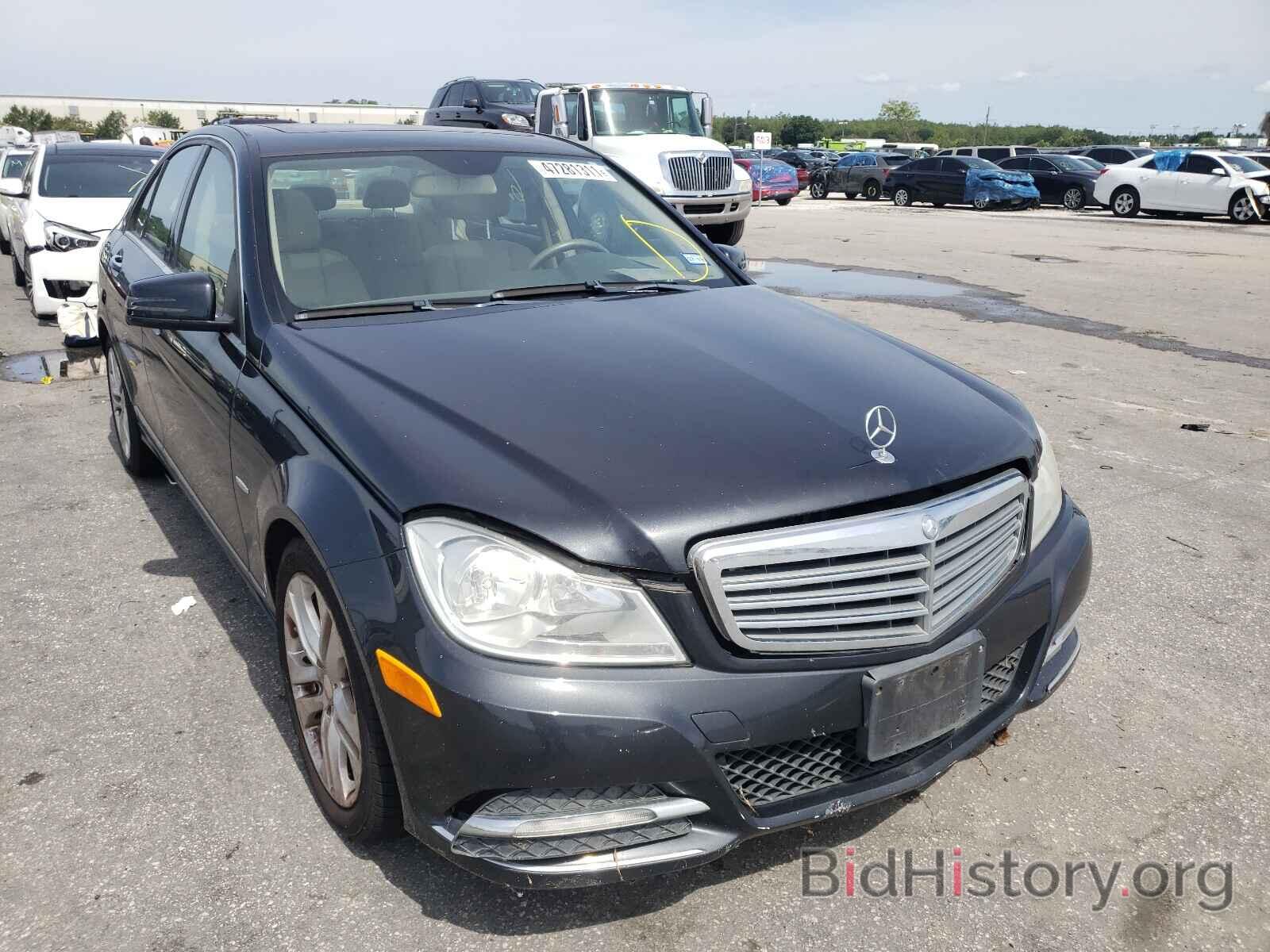 Photo WDDGF4HB4CR213128 - MERCEDES-BENZ C CLASS 2012