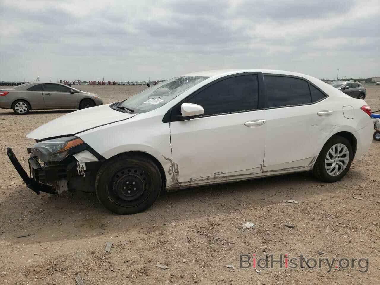 Photo 5YFBURHE5KP943835 - TOYOTA COROLLA 2019